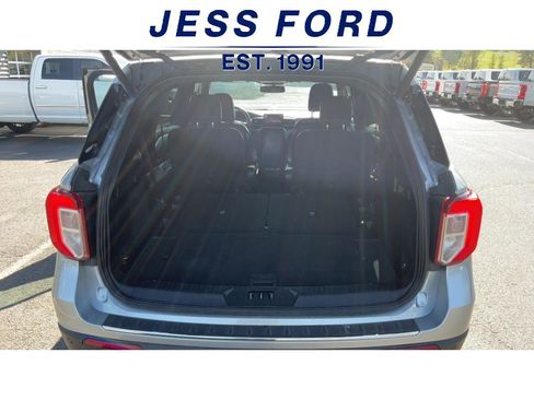 Used 2020 Ford Explorer Limited w/ Hybrid Equipment Group 310A image 11