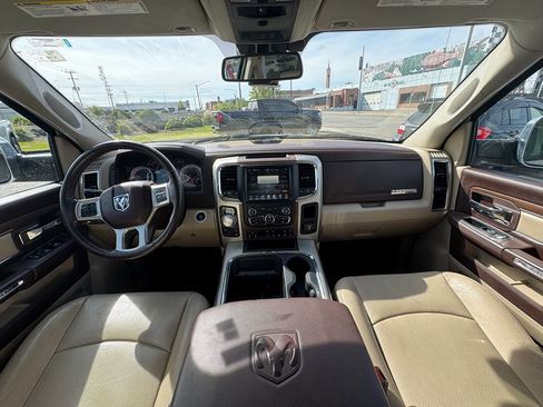 Used 2017 RAM 1500 Laramie AWD/4WD image 35