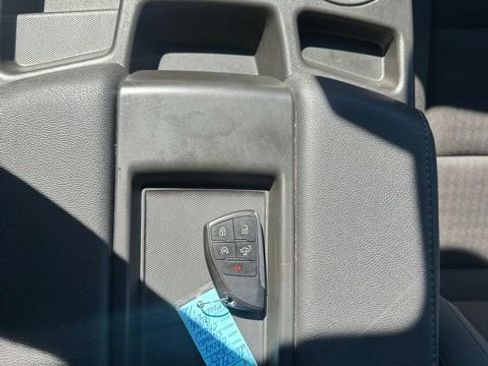 Used 2023 Chevrolet Silverado 1500 LT AWD/4WD image 32