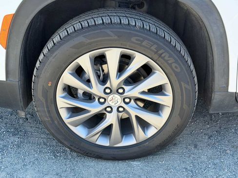 Certified 2025 Buick Enclave Preferred AWD/4WD image 18