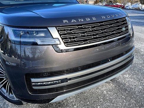 Used 2024 Land Rover Range Rover Long Wheelbase SE image 5