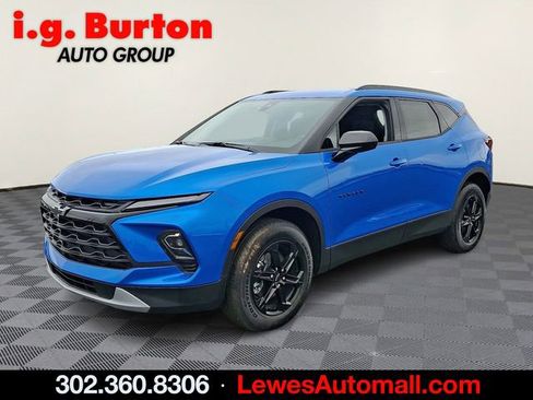 New 2025 Chevrolet Blazer LT w/ Midnight/Sport Edition image 2