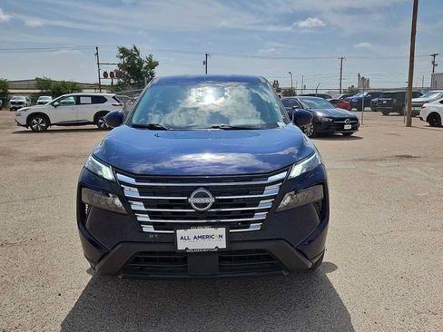 Used 2025 Nissan Rogue SV FWD image 3