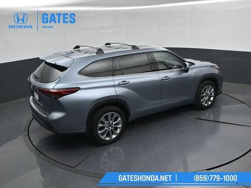 Used 2023 Toyota Highlander Limited AWD/4WD image 49