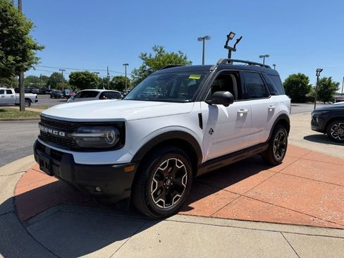 Used 2025 Ford Bronco Sport Outer Banks w/ Outer Banks Tech Package+ AWD/4WD image 3