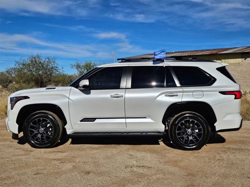 Used 2024 Toyota Sequoia Platinum image 9