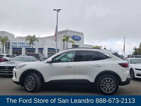 New 2025 Ford Escape SE image 5