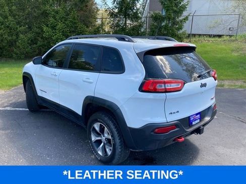 Used 2018 Jeep Cherokee Trailhawk AWD/4WD image 4