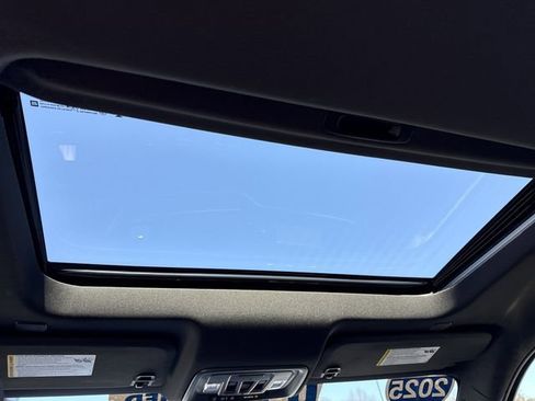 Used 2025 Chevrolet Silverado 1500 High Country w/ Technology Package image 13