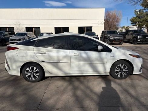 Used 2018 Toyota Prius Prime Advanced image 6