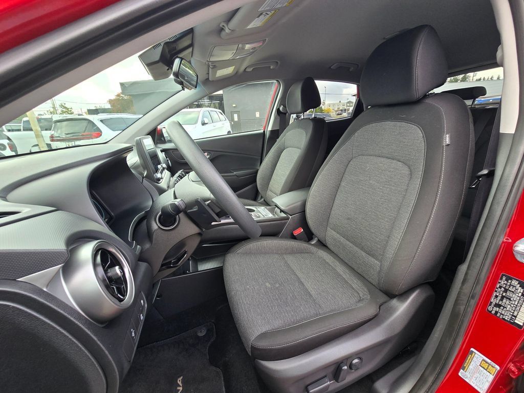 Used 2023 Hyundai Kona SE FWD image 19