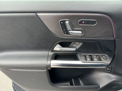 Used 2021 Mercedes-Benz GLA 250 4MATIC image 15