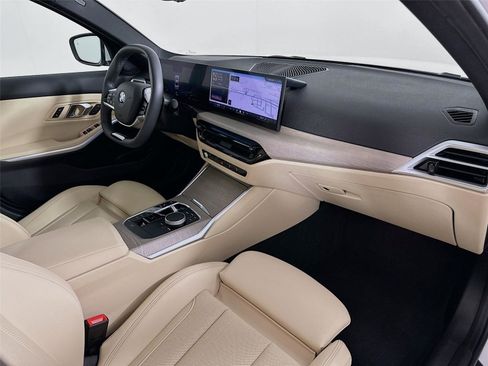 Used 2025 BMW 330i xDrive Sedan w/ Convenience Package image 30