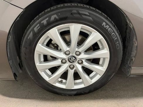 Used 2018 Toyota Camry LE FWD image 29