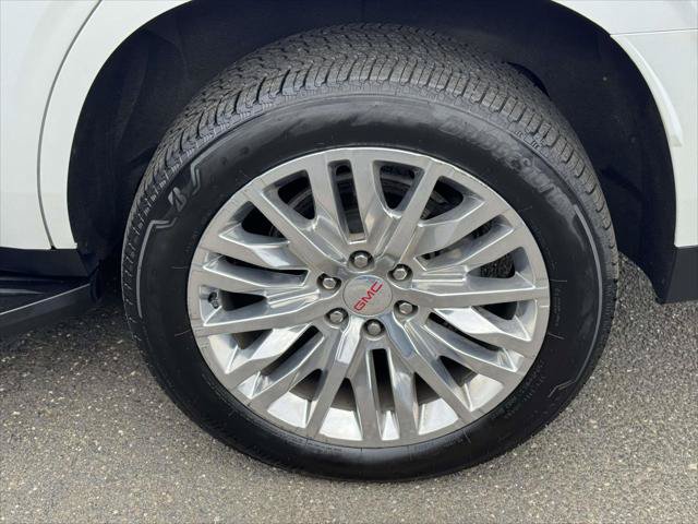 Used 2023 GMC Yukon Denali w/ LPO, Floor Liner Package AWD/4WD image 9