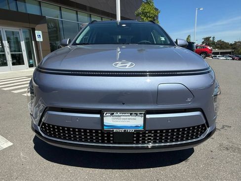 Certified 2025 Hyundai Kona Limited FWD image 8