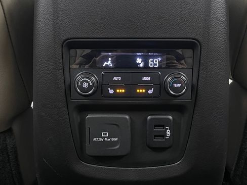 Used 2018 Buick Enclave Premium FWD image 6