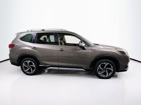 Used 2023 Subaru Forester Touring image 4