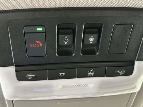 Used 2025 Nissan Rogue Platinum w/ Platinum Premium Package AWD/4WD image 38