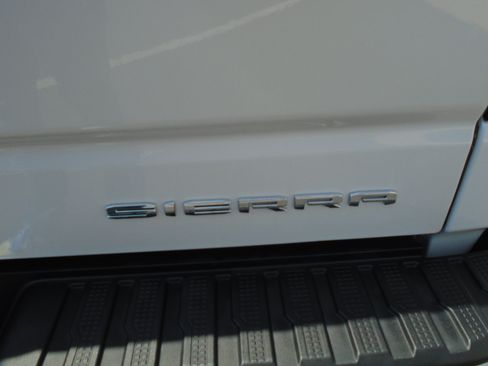 Used 2023 GMC Sierra 1500 Denali w/ Denali Reserve Package AWD/4WD image 43