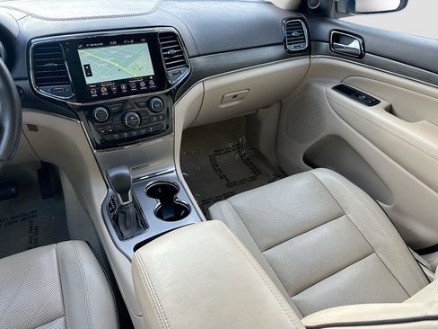 Used 2020 Jeep Grand Cherokee Overland image 24