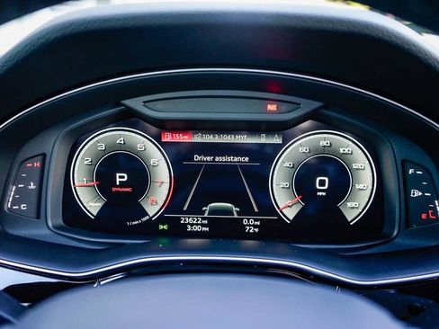 Used 2022 Audi Q7 Premium image 25