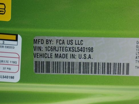 New 2025 Jeep Gladiator Mojave w/ Safety Group image 22