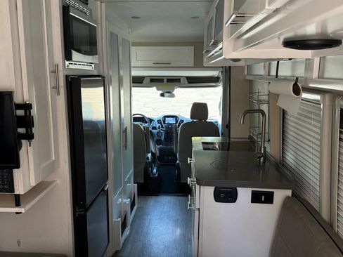 Used 2019 Ford Transit 350 XLT RWD image 14
