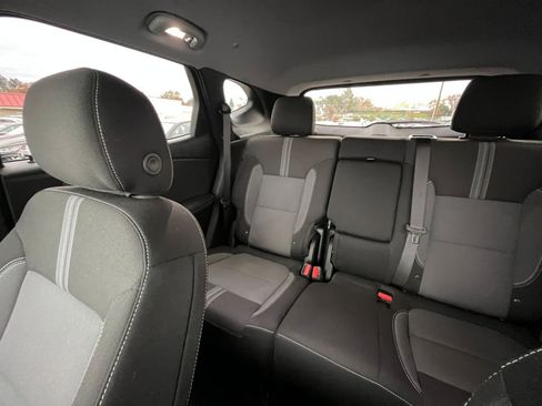 Used 2025 Chevrolet Blazer LT image 39