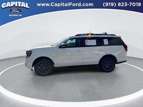 Certified 2025 Ford Expedition Platinum w/ Stealth Performance Package AWD/4WD image 5
