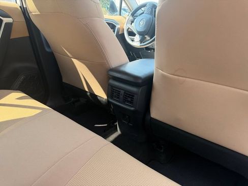 Used 2025 Toyota RAV4 LE AWD/4WD image 30