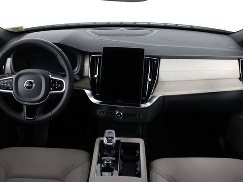 New 2026 Volvo XC90 B6 Plus w/ Protection Package image 5