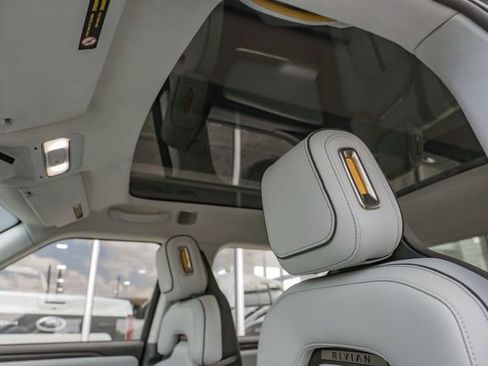 Used 2023 Rivian R1T Adventure image 29