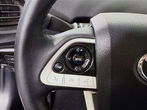 Used 2017 Toyota Prius Prime Premium image 18