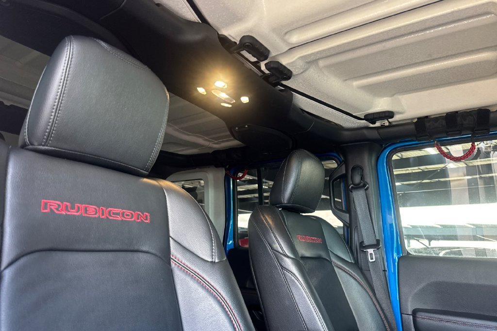 Used 2022 Jeep Wrangler Unlimited Rubicon w/ LED Lighting Group AWD/4WD image 17