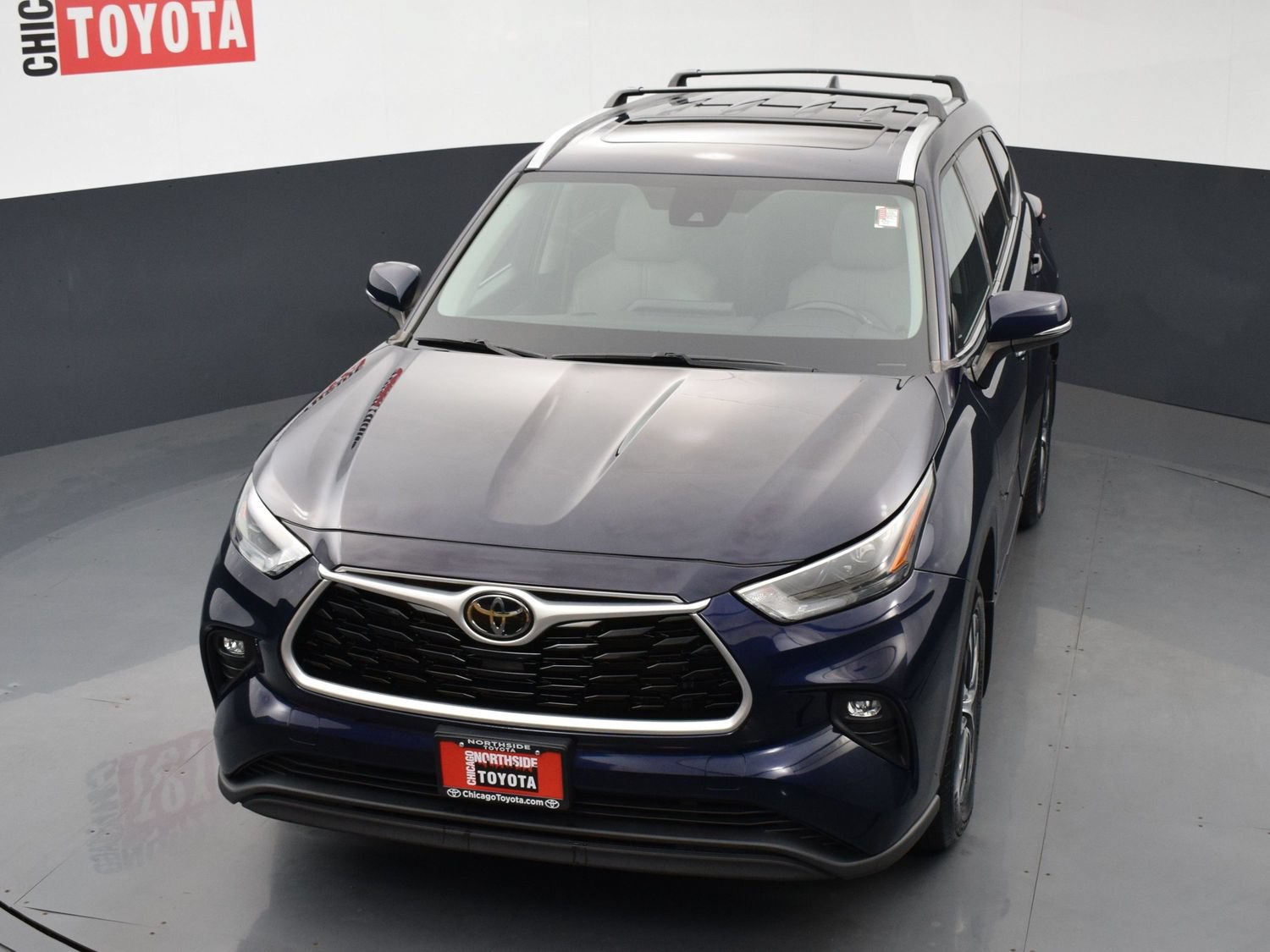 Used 2022 Toyota Highlander XLE AWD/4WD image 28