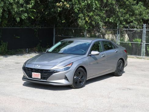 Used 2023 Hyundai Elantra SEL FWD image 1
