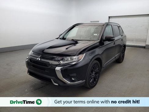 Used 2019 Mitsubishi Outlander SE image 1