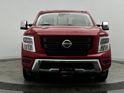 Used 2021 Nissan Titan SV w/ SV Convenience Package image 2
