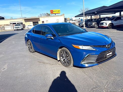 Used 2023 Toyota Camry XLE image 4