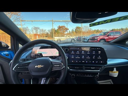 New 2025 Chevrolet Equinox EV LT image 10