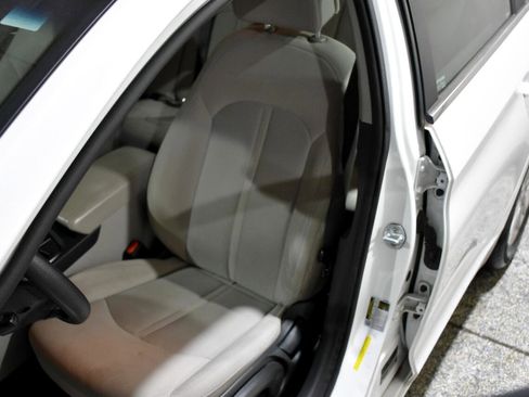 Used 2015 Hyundai Sonata SE image 32