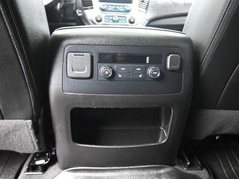 Used 2020 GMC Yukon XL SLT image 34