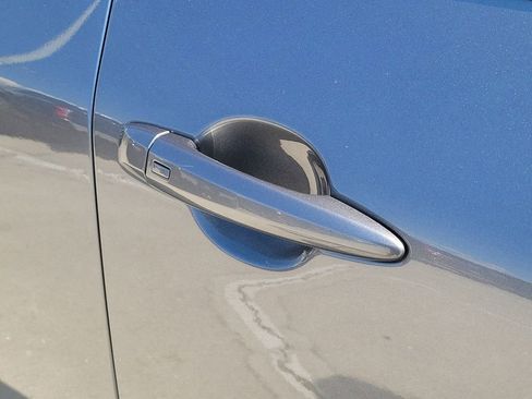 Used 2025 Nissan Rogue SV image 12