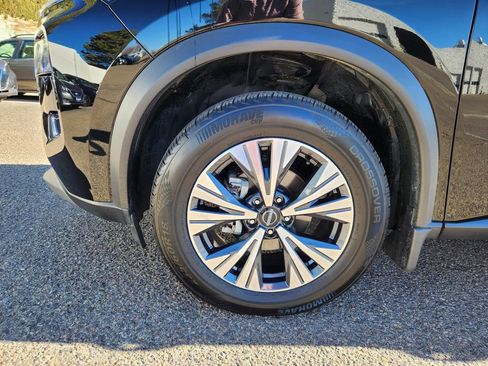 Used 2022 Nissan Rogue SV image 18