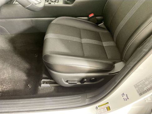 Used 2025 MAZDA CX-50 AWD 2.5 S w/ Premium Package image 22