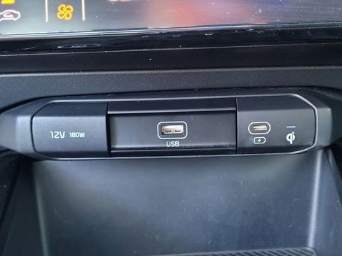 Used 2024 Kia Niro Wave w/ Wave Preserve Package FWD image 19