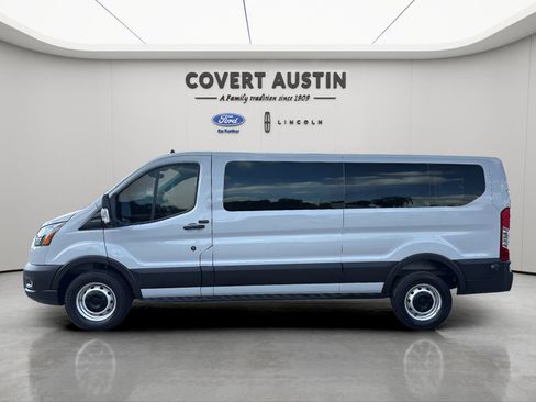 Used 2023 Ford Transit 250 Low Roof RWD image 2