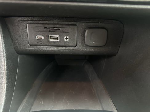 Used 2020 Buick Encore GX Essence w/ Advanced Technology Package image 19