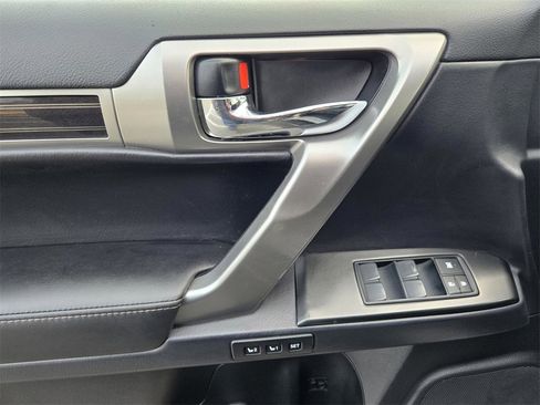 Used 2022 Lexus GX 460 Premium w/ Premium Plus Package image 17